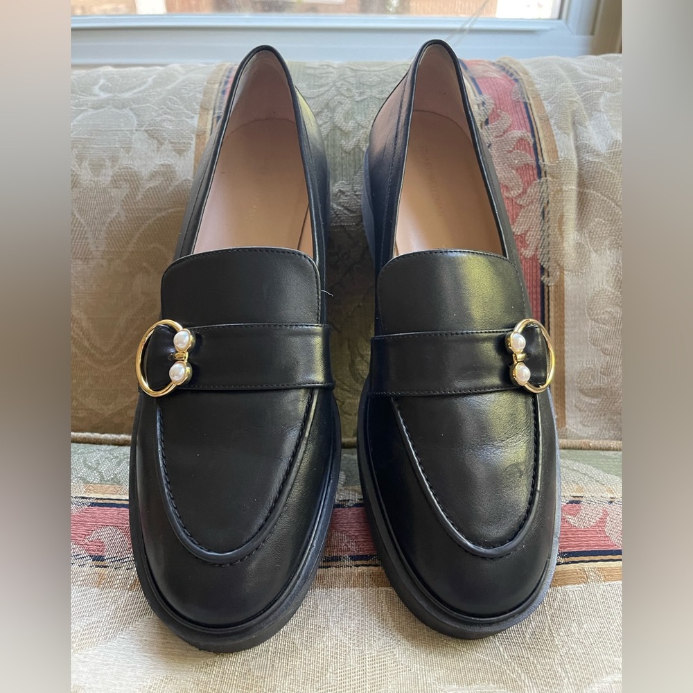 Stuart Weitzman Brenna Black Leather Embellished Loafer 7M. Size 7.5 Women
N7-10